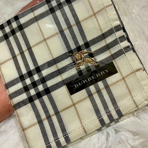 100% Authentic BURBERRY handkerchief💖💖💖
